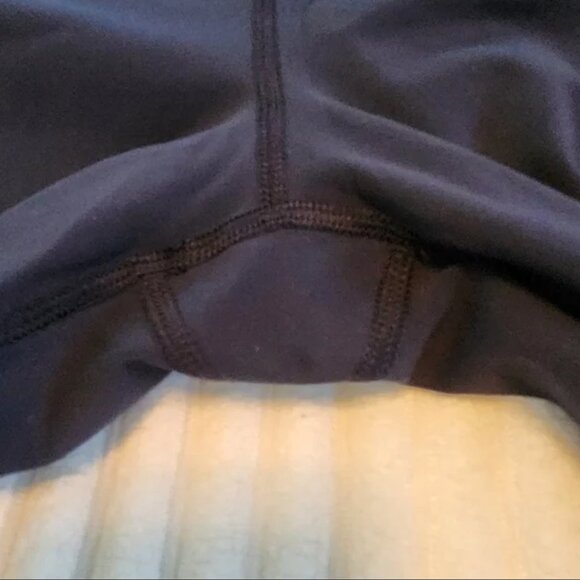 Lululemon Run: Ice Queen 7/8 Tight Navy - Picture 12 of 14